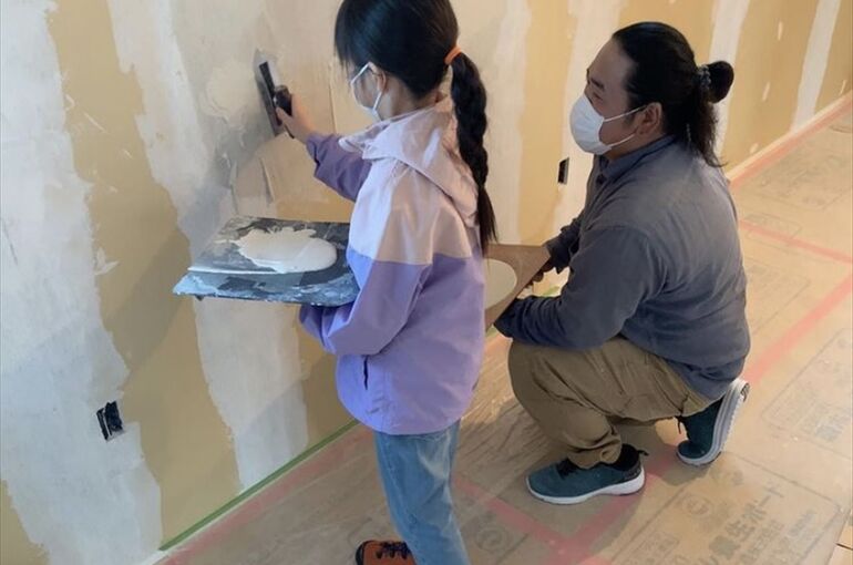 内装材 塗り壁 珪藻土とは 特徴や手入れをご紹介 様々な設計 デザイン レイアウトの住宅例を解説します 株式会社リブートは神奈川で人に優しい注文住宅をご紹介