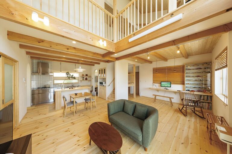 神奈川県 自然素材 注文住宅 施工事例 リブートの住宅に吹き抜けが向いている理由 様々な設計 デザイン レイアウトの住宅例を解説します 株式会社リブートは神奈川で人に優しい注文住宅をご紹介