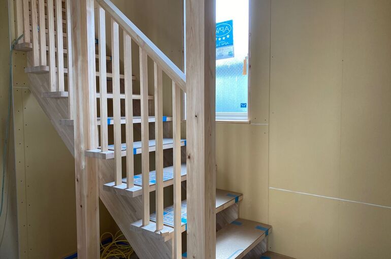 小田原市にて造作家具の打ち合わせ 自然素材の注文住宅 工事中現場レポート 様々な設計 デザイン レイアウトの住宅例を解説します 株式会社リブートは神奈川で人に優しい注文住宅をご紹介